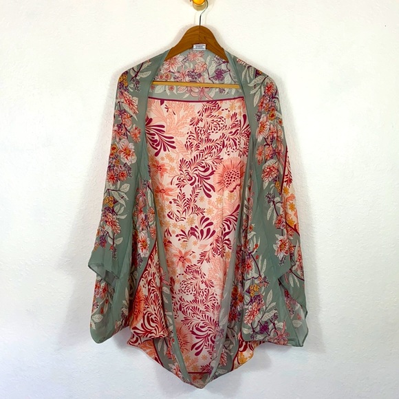 Anthropologie Tops - Euc Anthropologie floral kimono one size